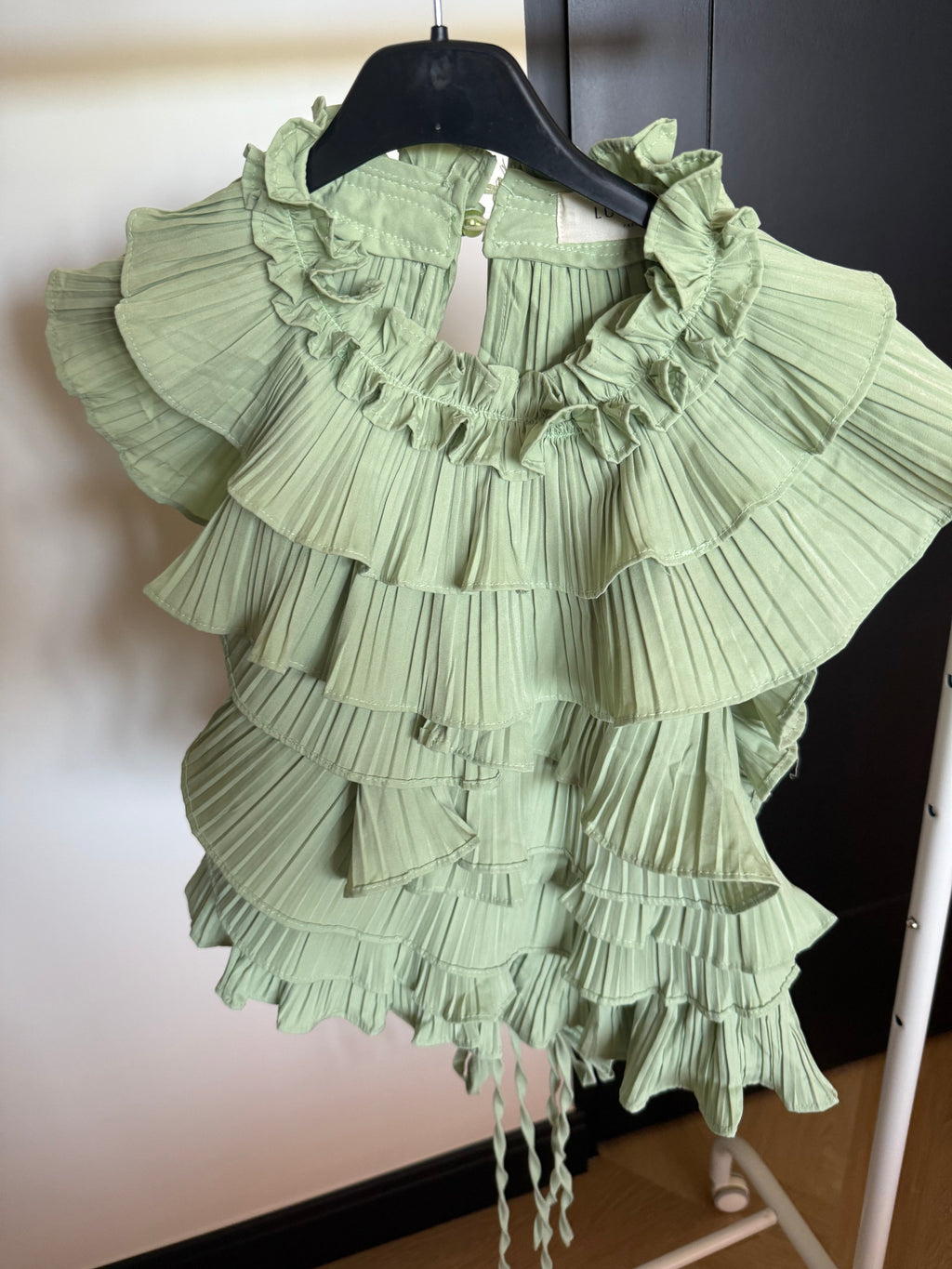 Ruffle chic top mint