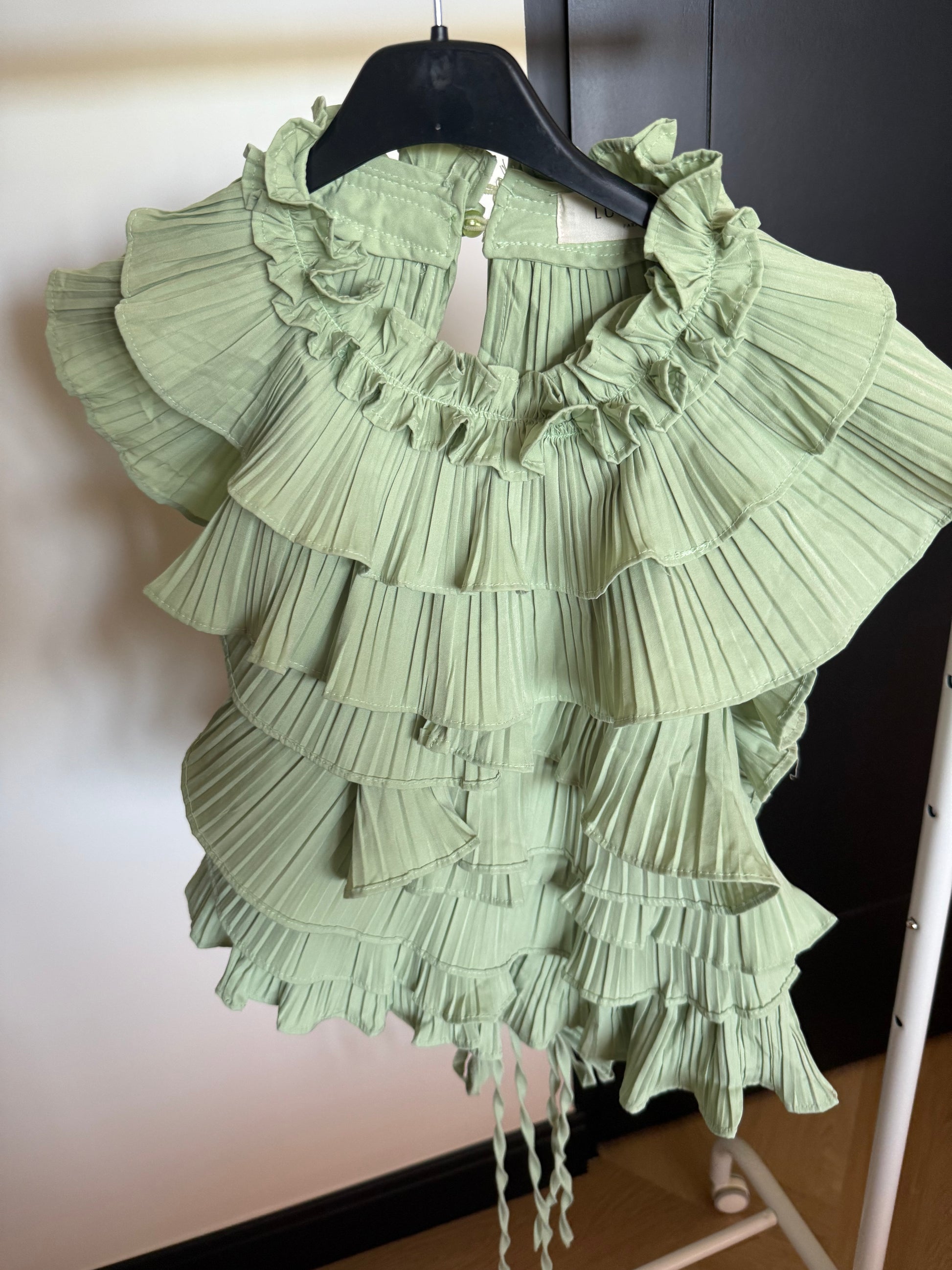 Ruffle chic top mint